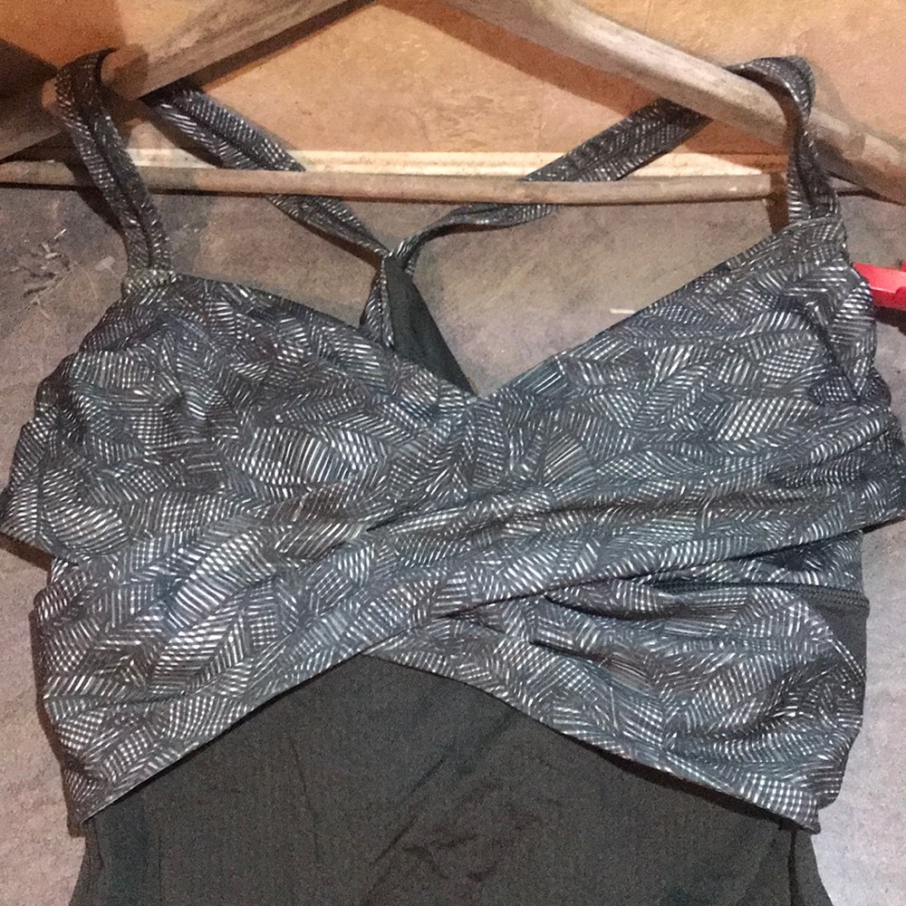 Lululemon workout tank